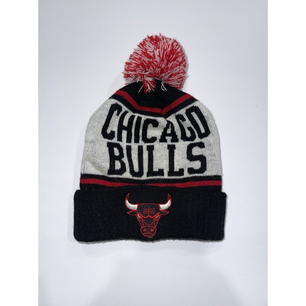Mitchell & Ness Chicago Bulls Knit Winter Beanie Hat Cap Pom Top Gray/Red/Black